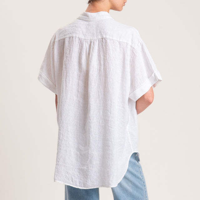 Camisa Tension 100% lino con broche de flor - blanco