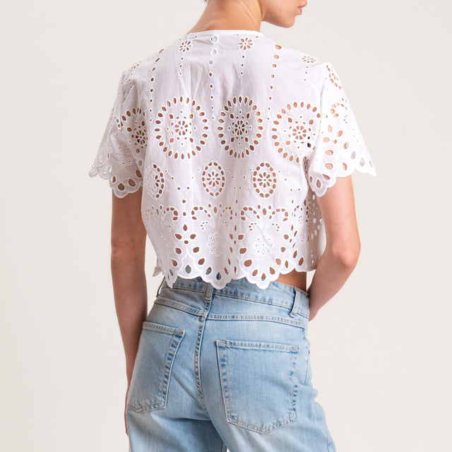 Blusa tensada perforada con bordado - blanca