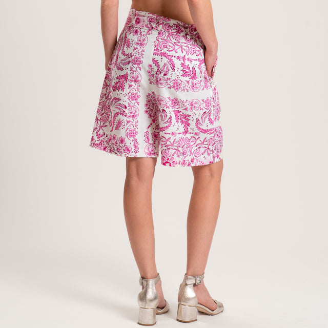 Pantalones cortos de lino con estampado floral en color leche/fucsia