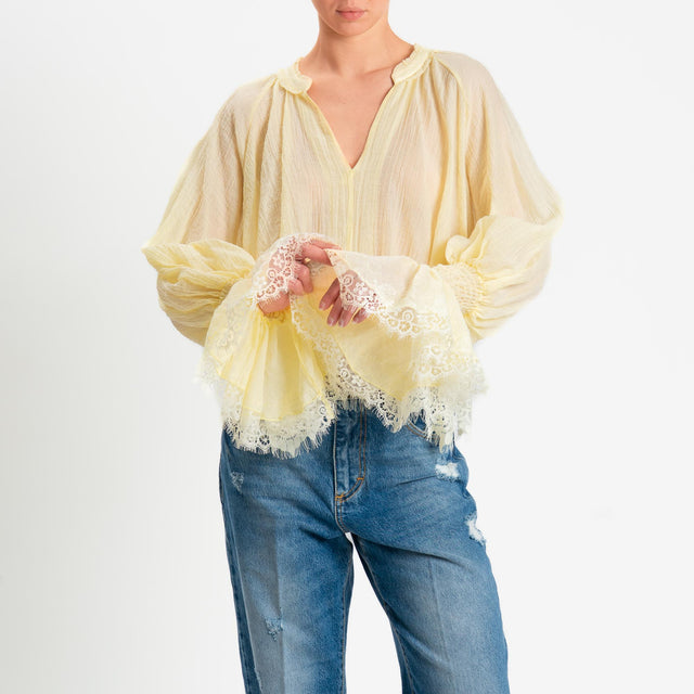 Tensione in-Blusa scollo v tessuto goffrato con pizzo - yellow