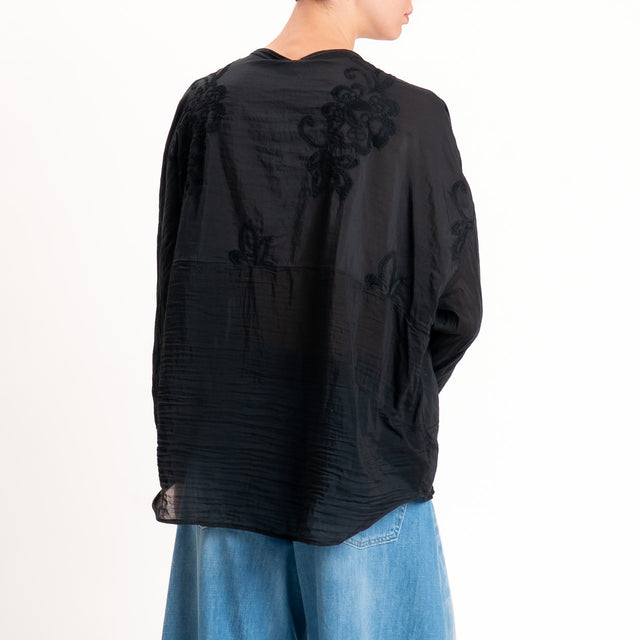 Tensione in-Camicia mussola con ricami misto seta - nero