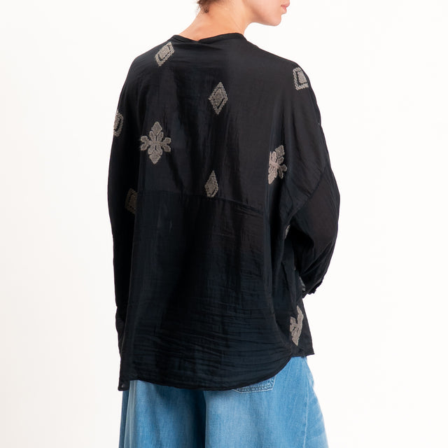 Tensione in-Camicia misto seta con ricami - nero