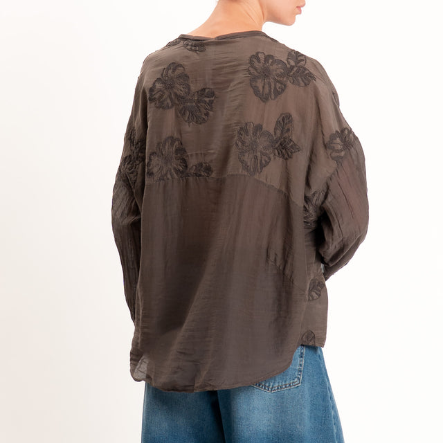 Tensione in-Camicia mussola con ricami - choco