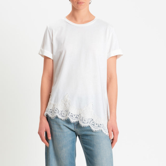Tensione in-T-shirt asimmetrica con pizzo - bianco