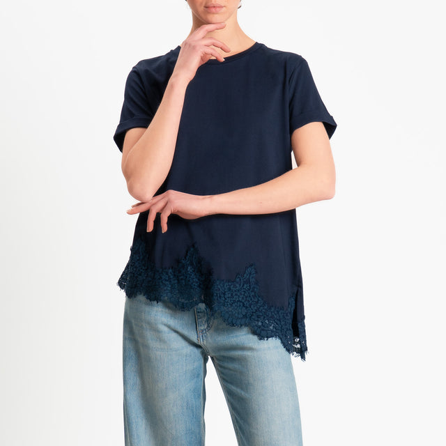 Tensione in-T-shirt asimmetrica con pizzo - blu