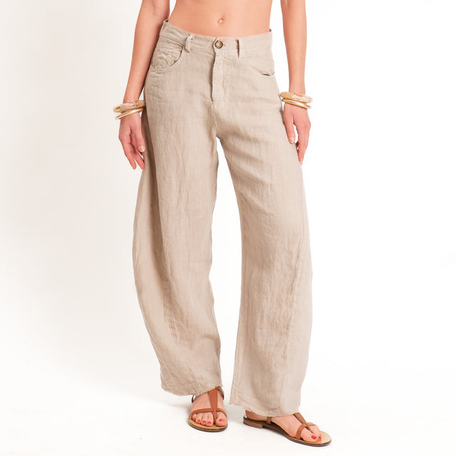 Tensione in-Pantalone barrel 100% lino - sabbia