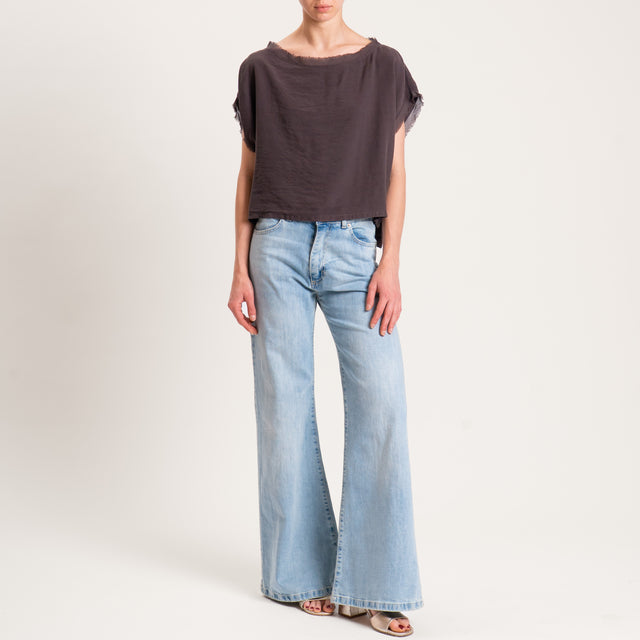 Tensione in-Blusa viscosa goffrata scatola bordi sfrangiati - cioccolato