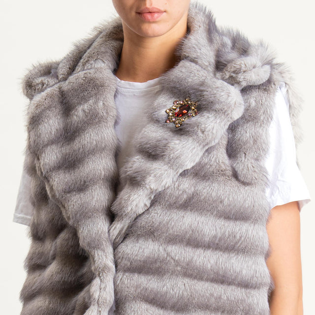 Tensione in-Gilet ecopelliccia con spilla - grigio