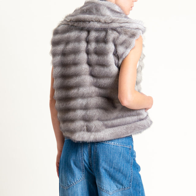 Tensione in-Gilet ecopelliccia con spilla - grigio