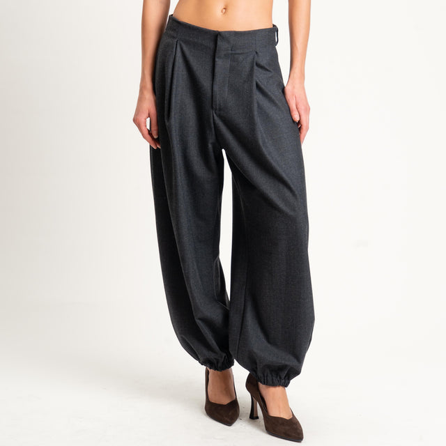 Tensione in- Pantalone baloon gessato con pinces - grigio