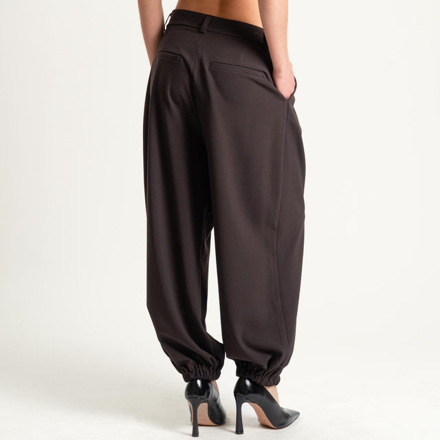 Tensione in- Pantalone baloon con pinces - moro