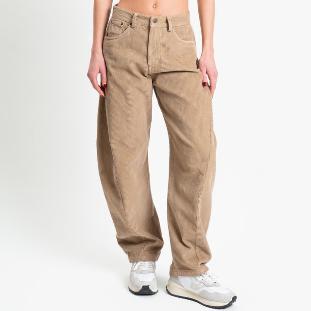 Tensione in-Pantalone barrel in velluto 500 righe - camel