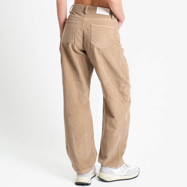 Tensione in-Pantalone barrel in velluto 500 righe - camel