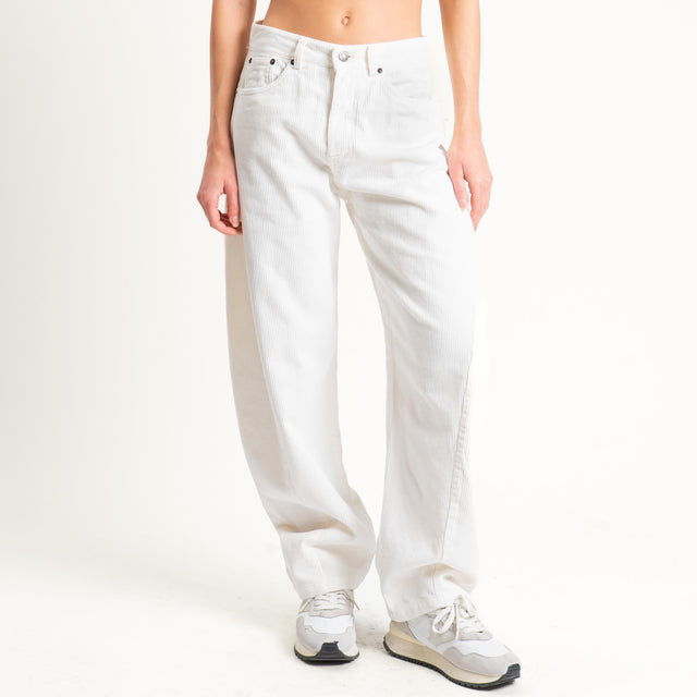 Tensione in-Pantalone barrel in velluto 500 righe - latte