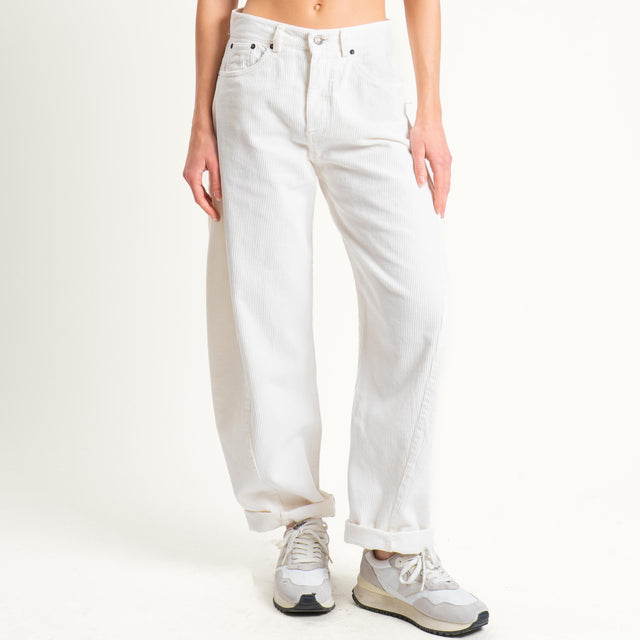 Tensione in-Pantalone barrel in velluto 500 righe - latte