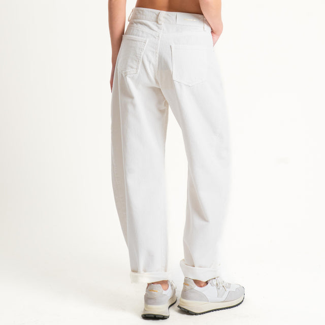 Tensione in-Pantalone barrel in velluto 500 righe - latte