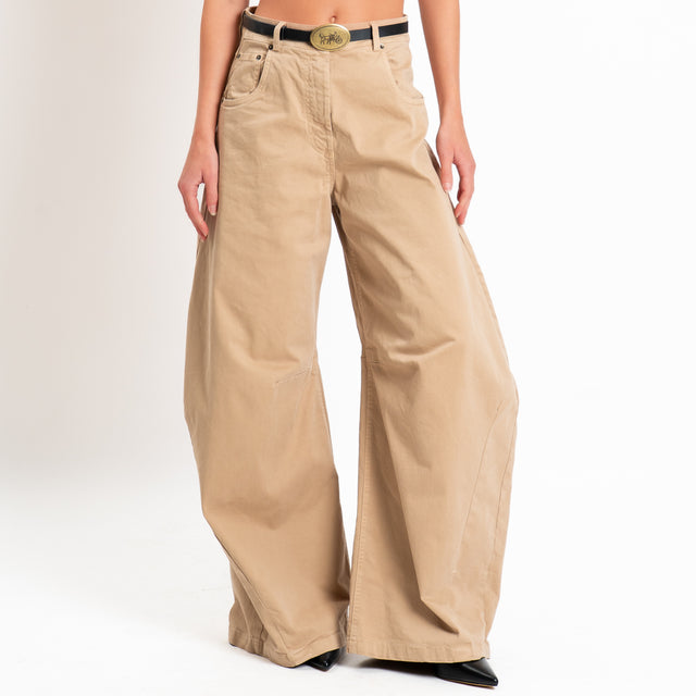 Tensione in-Pantalone barrel con cintura - cammello