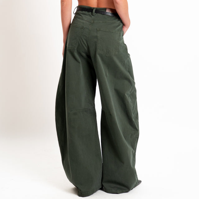 Tensione in-Pantalone barrel con cintura - verde bosco