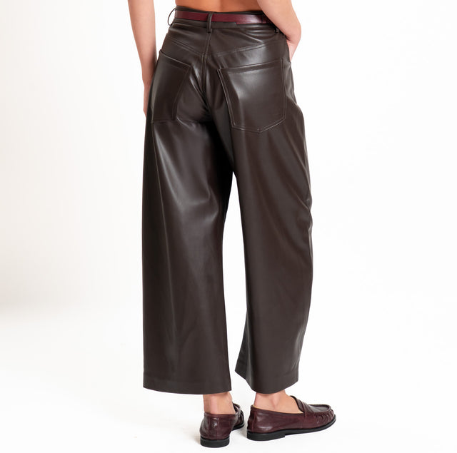 Tensione in-Pantalone similpelle con cintura - moro