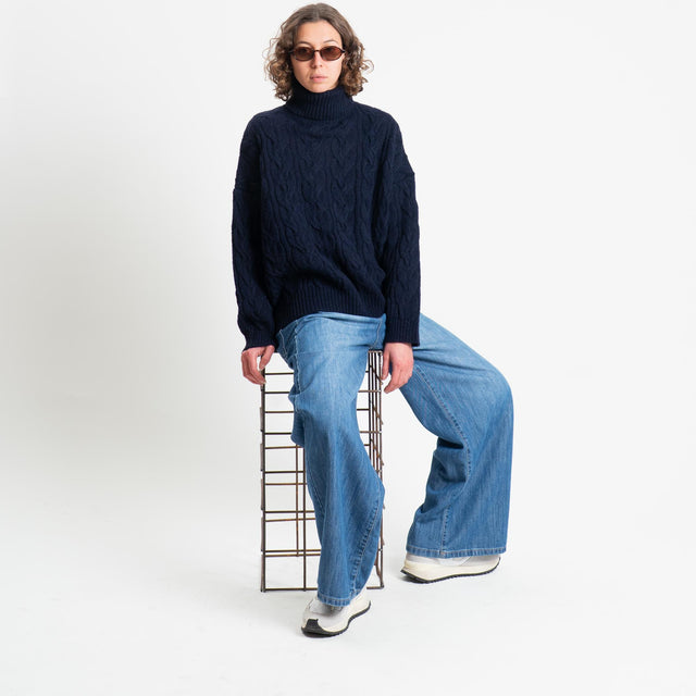 Tensione in-Maglia trecce collo alto misto alpaca - blu navy