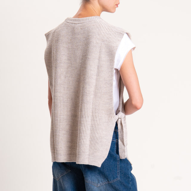 Tensione in-Gilet misto alpaca con lacci laterali - gesso