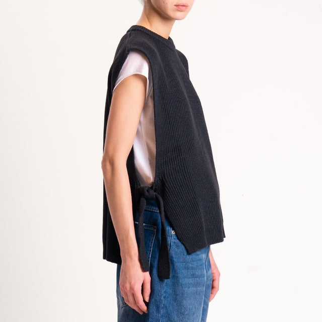 Tensione in-Gilet misto alpaca con lacci laterali - nero