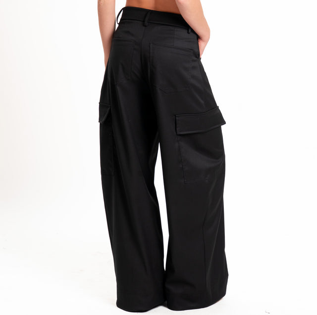 Tensione in-Pantalone cargo wide leg - nero