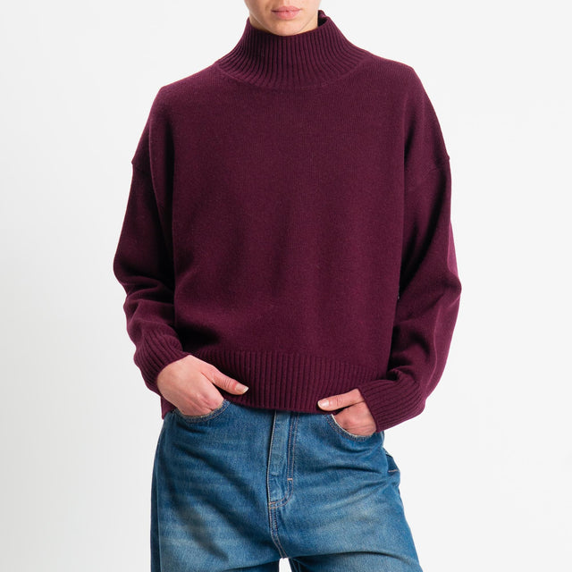 Tensione in-Maglia collo alto 100 % LANA - vino