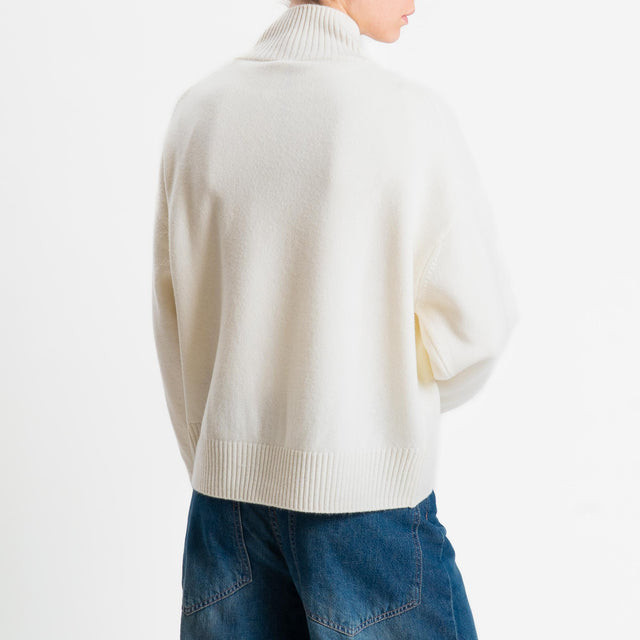 Tensione in-Maglia collo alto 100 % LANA - panna