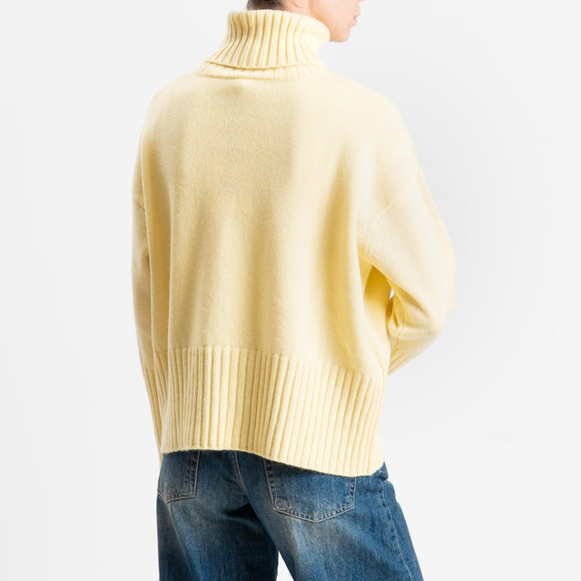 Tensione in-Maglia collo alto 100 % lana - giallo