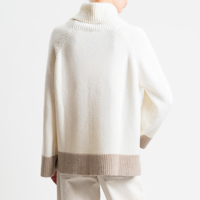 Vicolo-Maglia bicolore collo ad anello misto cashmere - latte/tortora