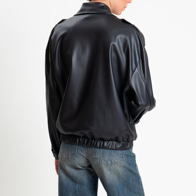 Vicolo-Bomber similpelle con tasche elastico in vita - nero