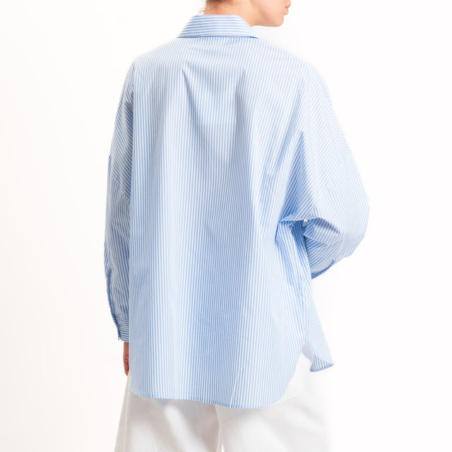 Vicolo-Camicia over a righe tasca macramè - bianco/celeste