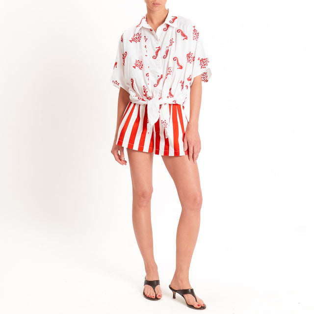 Vicolo-Shorts a righe - latte/rosso