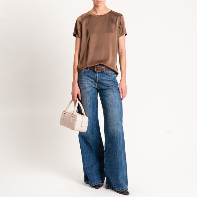 Vicolo-Blusa satin elasticizzata mezza manica - cioccolato