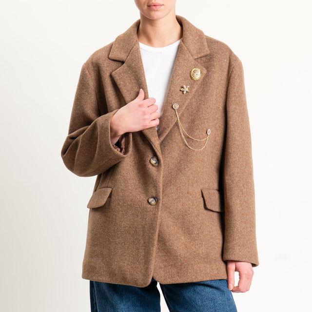 Vicolo-Giacca cappotto oversize con spille - camel