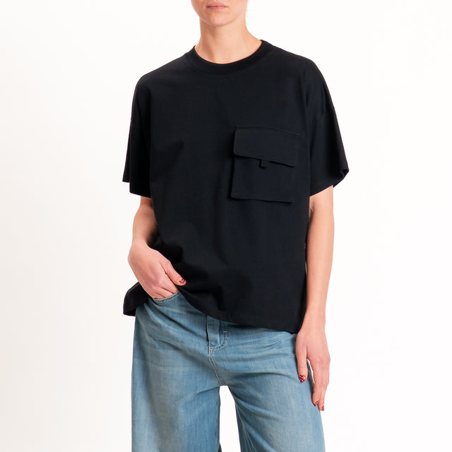 Vicolo-T-shirt girocollo con taschino - nero