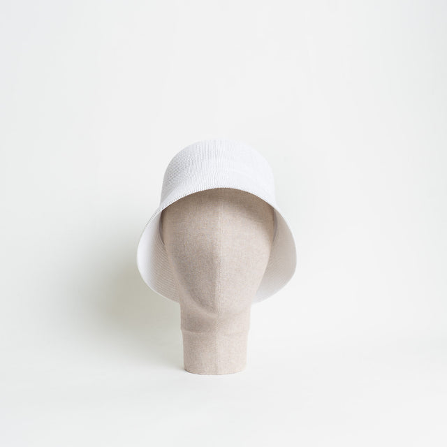 W by Whitemood-Bucket hat in rafia intrecciata - bianco