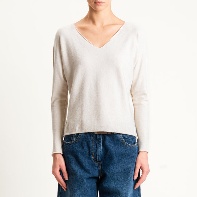 Zeroassoluto-Maglia scollo v con spacchi - gesso