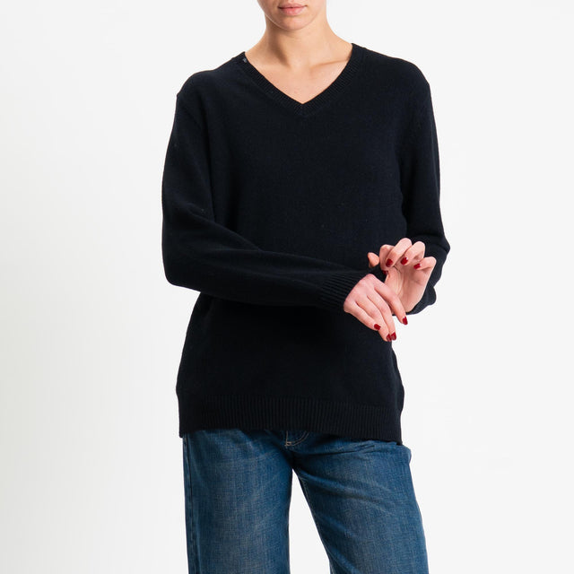 Zeroassoluto-Maglia scollo v regular fit - nero