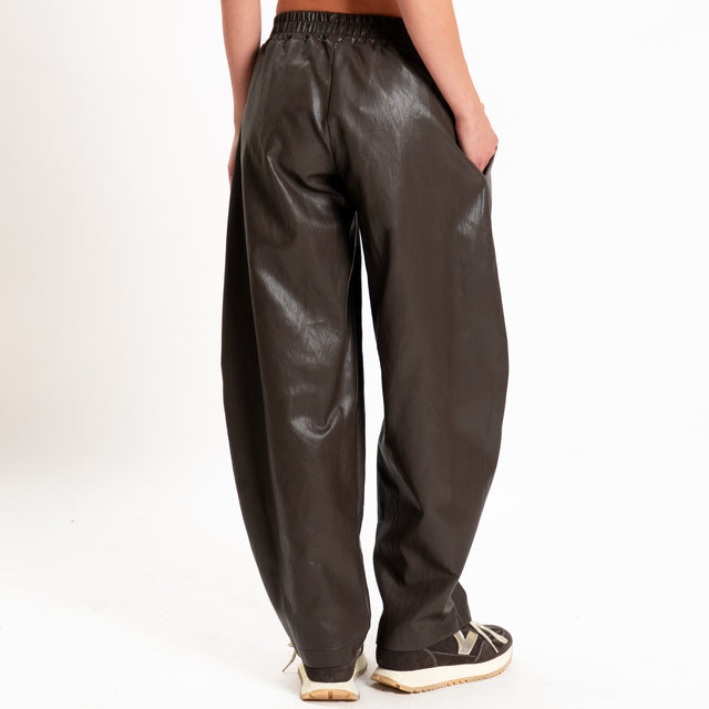 Zeroassoluto-Pantalone similpelle elastico in vita - moro