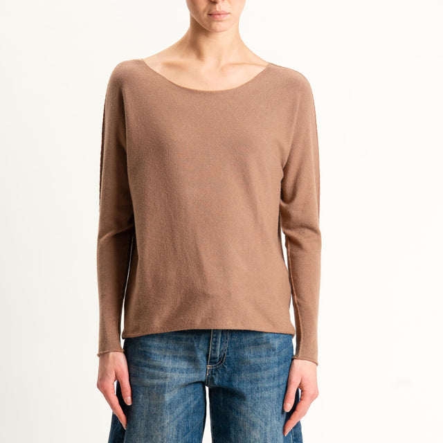 Zeroassoluto-Maglia girocollo spacchi laterali - camel