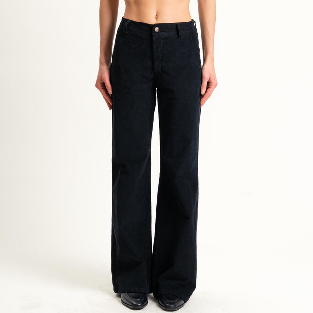 Zeroassoluto-Pantalone LILLY velluto millerighe - nero