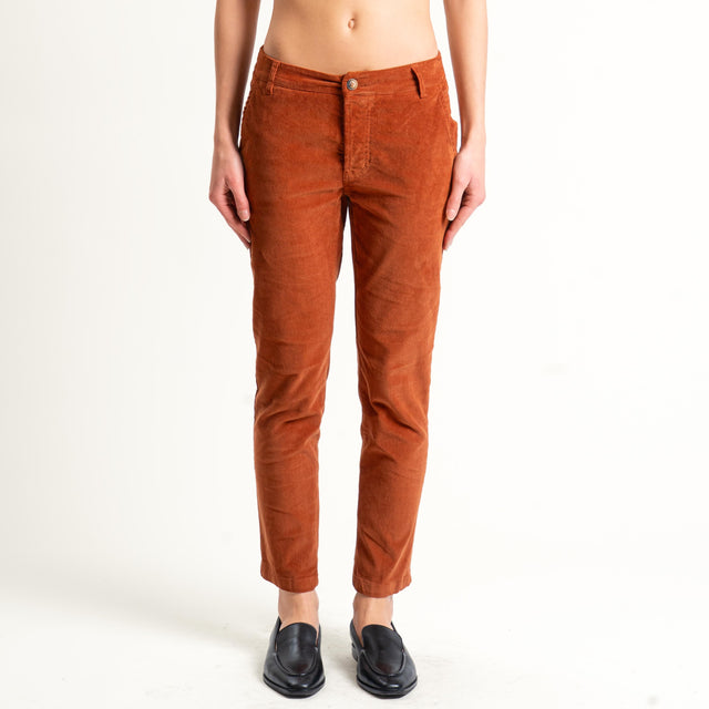 Zeroassoluto-Pantalone LOIS chino velluto millerighe - rust