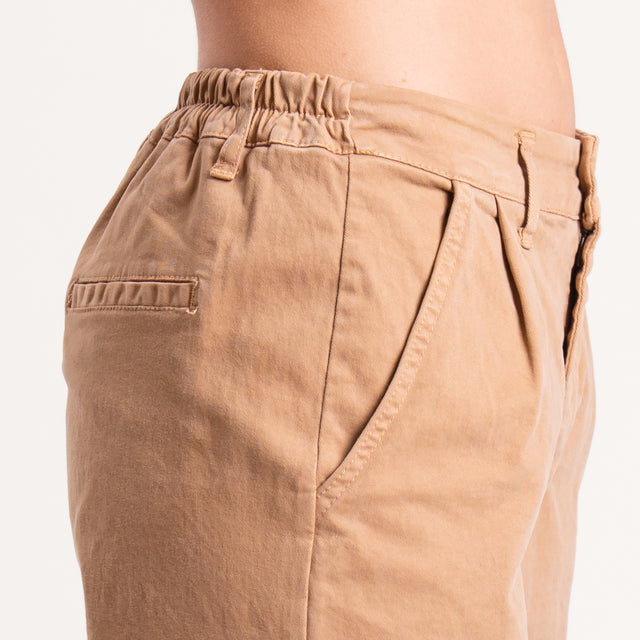 Zeroassoluto-Pantalone LOLA elastico dietro cotone elasticizzato - camel