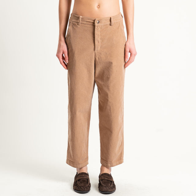Zeroassoluto-Pantalone LORY velluto millerighe tessuto elasticizzato - camel