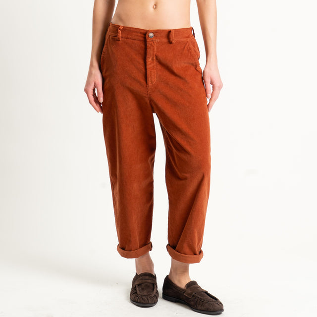 Zeroassoluto-Pantalone LORY velluto millerighe tessuto elasticizzato - rust