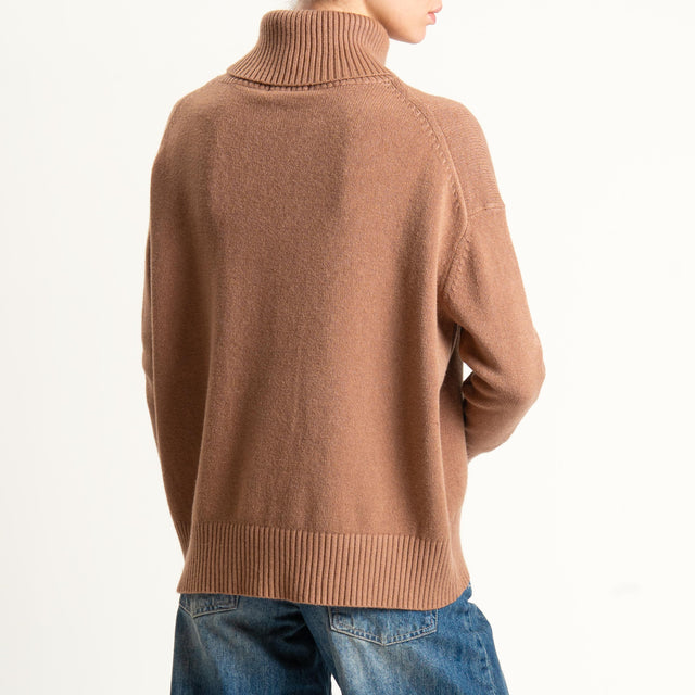 Zeroassoluto-Maglia collo alto - camel