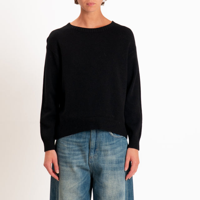 Zeroassoluto-Maglia girocollo spacco dietro - Nero