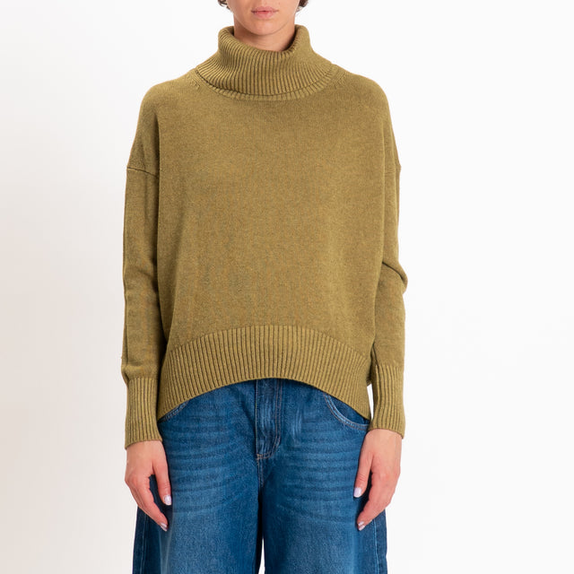 Zeroassoluto-Maglia collo alto - olio